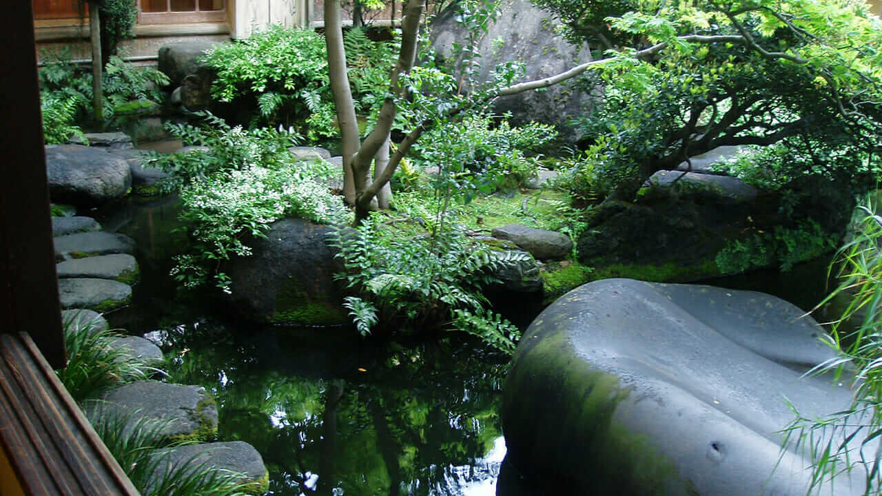 朝倉彫塑館の中庭